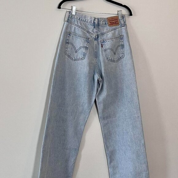 Levi's High Rise Wide Leg Jeans - Picture 2 of 5